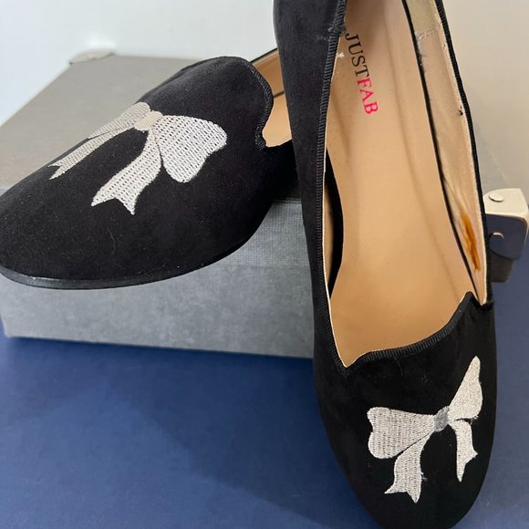 JustFab Black Suede Flat With White Stitched Bow On Toe - Picture 4 of 6